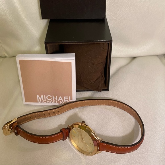 Michael Kors 💯 Authentic - Picture 2 of 13